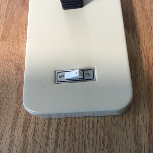 Vintage Postmoden Cream Metal Cutout Black Gooseneck Desk Lamp - Picture 6 of 12